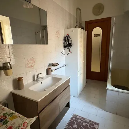 Appartamento In - Lovely Near The Airport Napoli